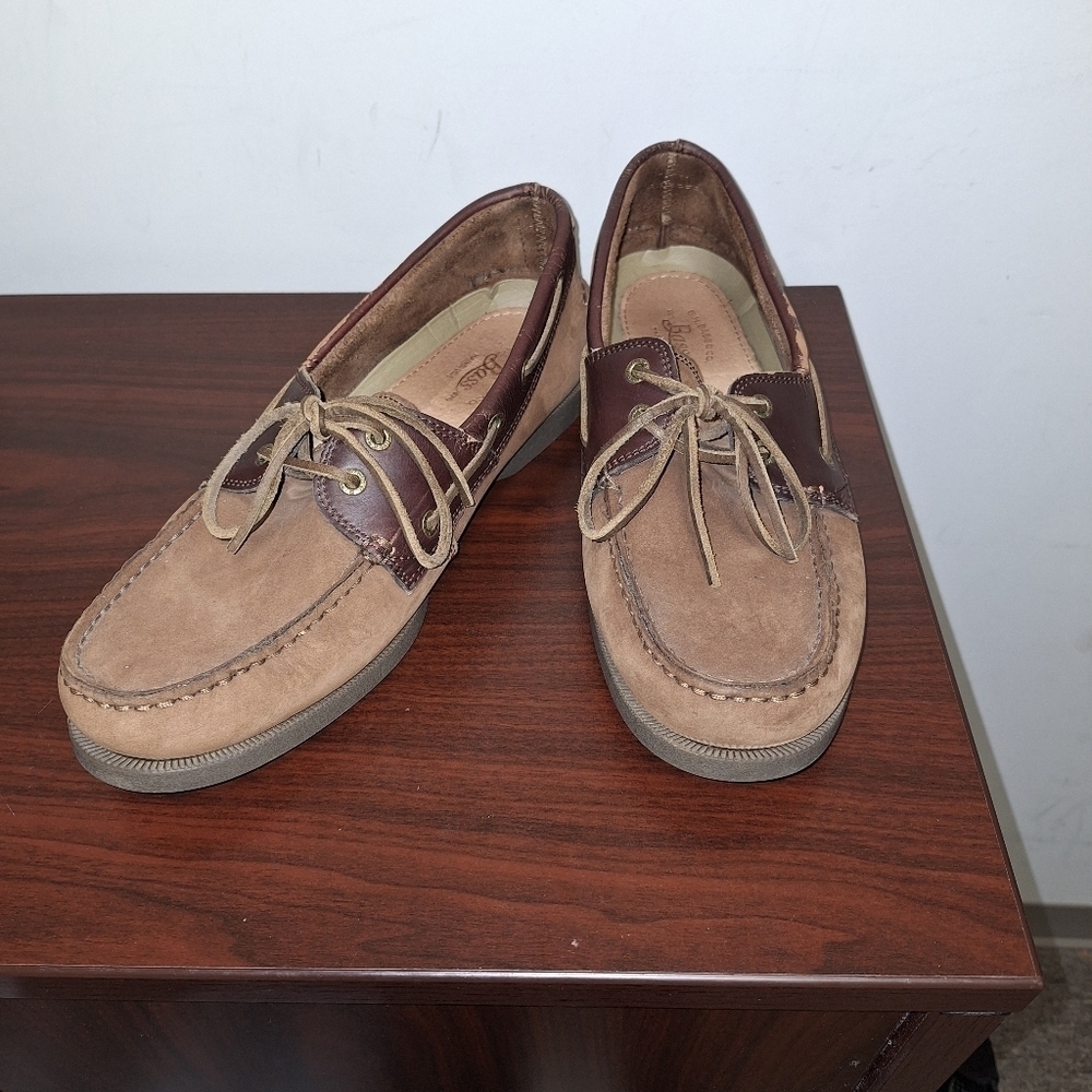A pair of Bass Hampton Core 2 leather boat shoes. Pre-owned but in great shape.